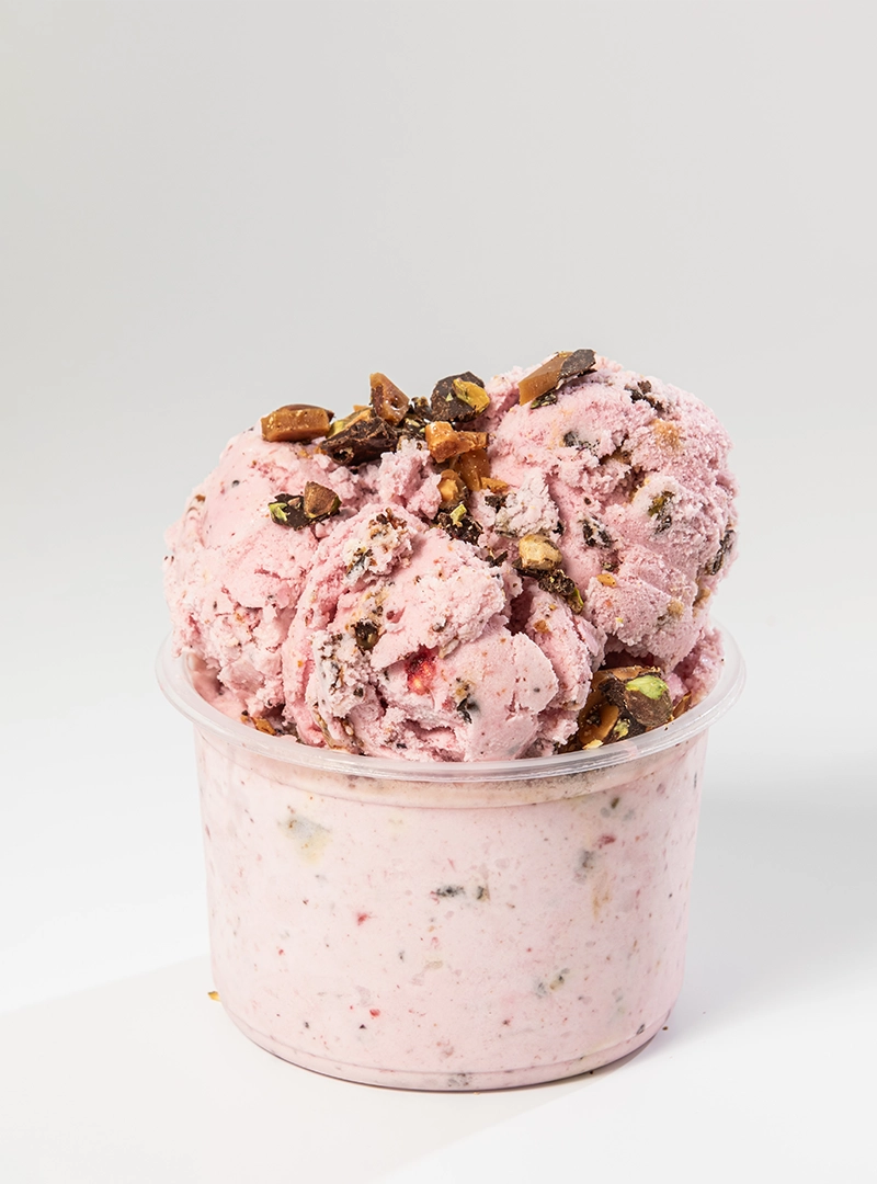 Helados Yogurt de frutos rojos con toffee chocolate amargo